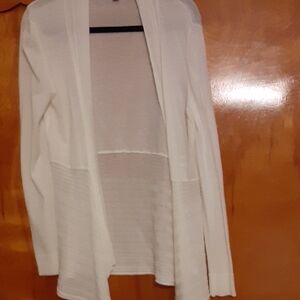 Cable & Gauge Elegant Cream Cardigan